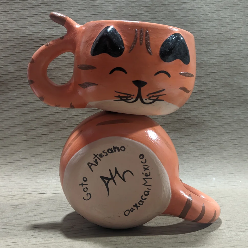 Taza de Gato Artesanal Naranja Frente Juego de 2 Tazas de Gato Artesanal Naranja